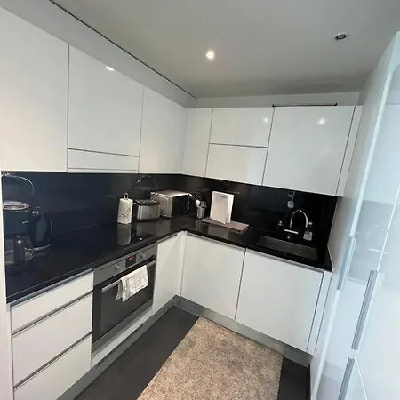 Kotimaailma - Tyylikaes Kaksio Keskustan Tuntumassa Apartment Helsinki